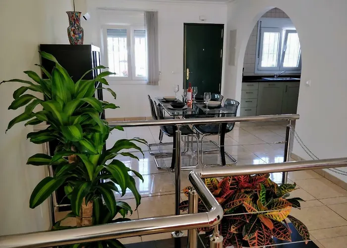 ホームステイ Sunset View ネルハ